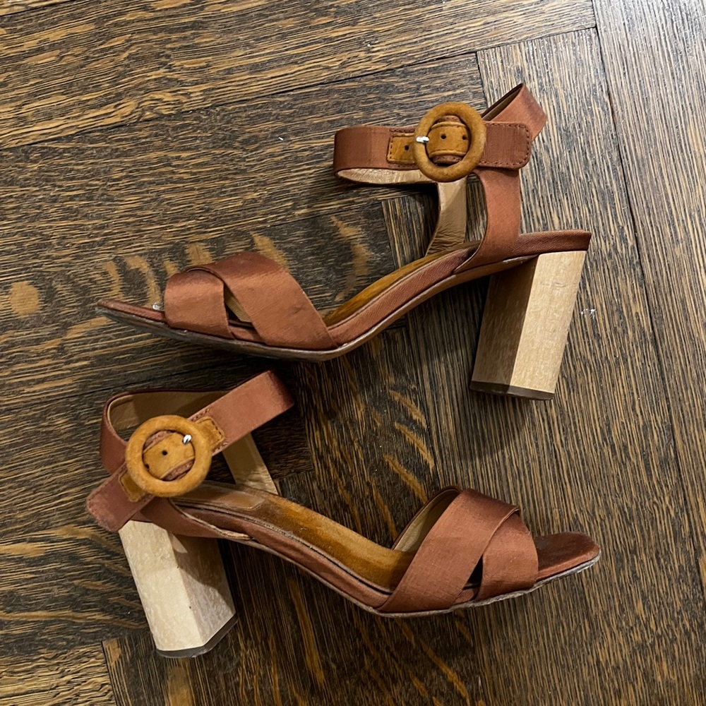 Doen Sandals